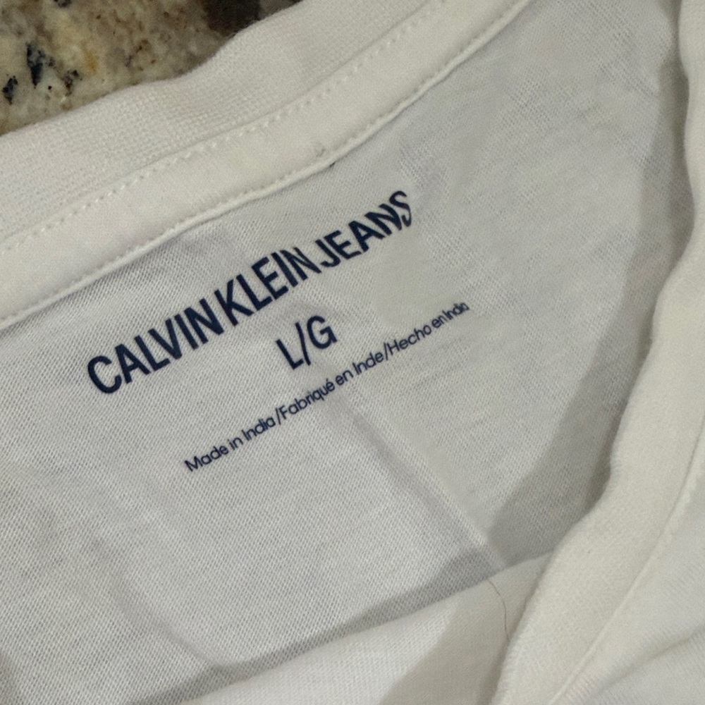 Calvin Klein Jeans White Crop Top - Picture 8 of 8